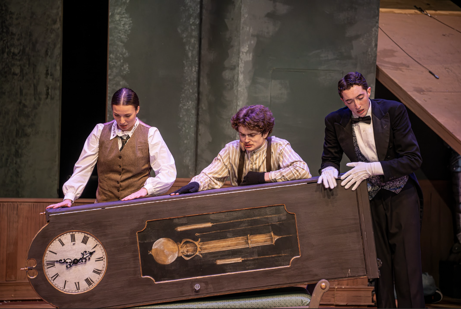 The Play That Goes Wrong production photo 3